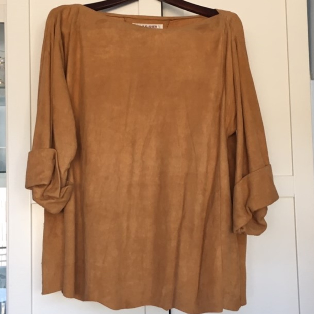 Suede skirt and pullover top - Picture 2 of 4